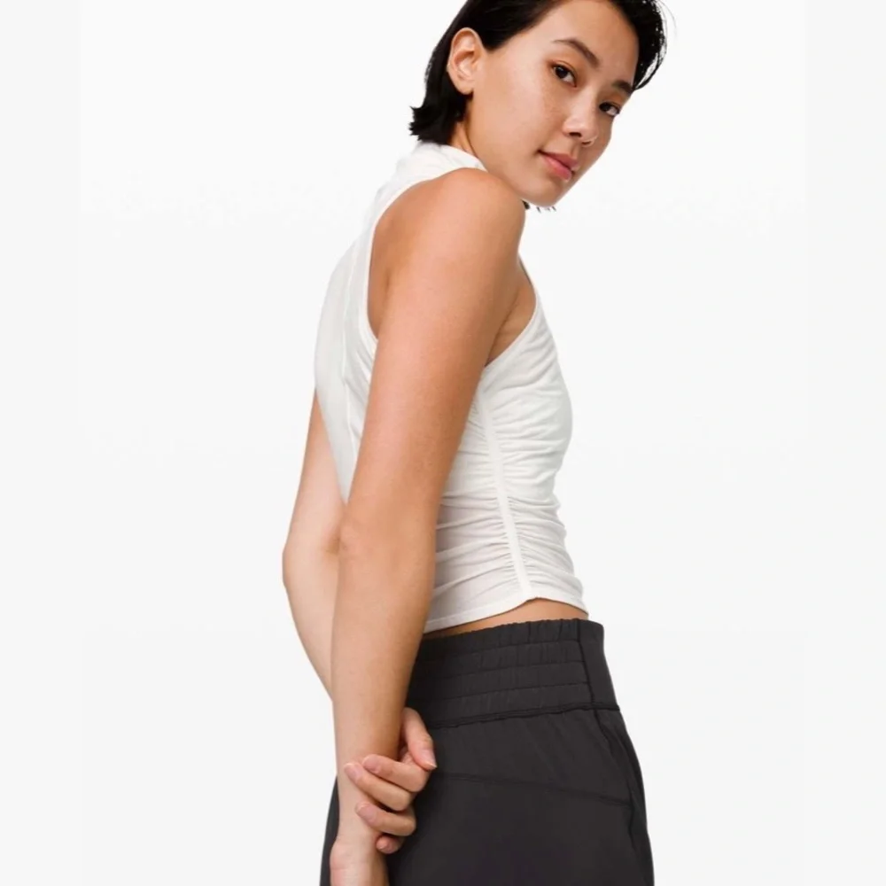 LULULEMON ATHLETICA See The Horizon Tank Turtleneck Rushed Sides Sheer Crop - Picture 2 of 7